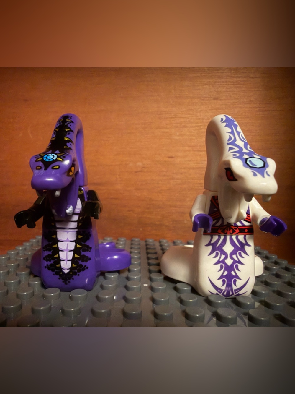 Purple and White Pythor Chumsworth Minifigure Set